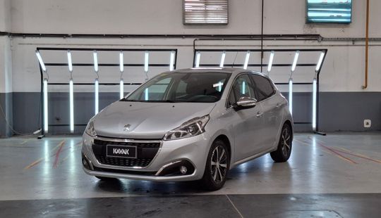 Peugeot • 208