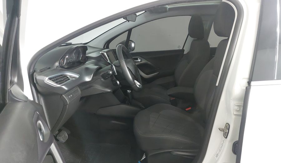 Peugeot 208 GRIFFE Hatchback 2015