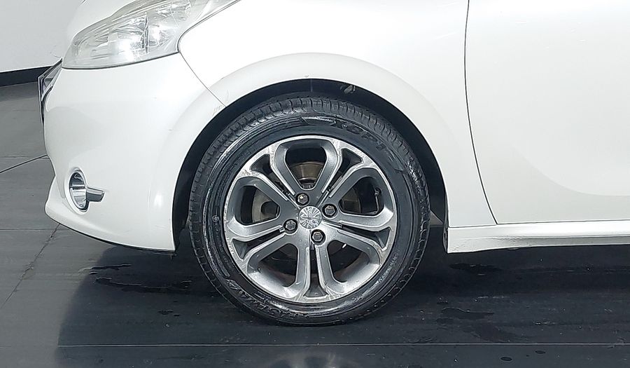 Peugeot 208 GRIFFE Hatchback 2015