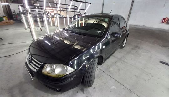Volkswagen • Bora