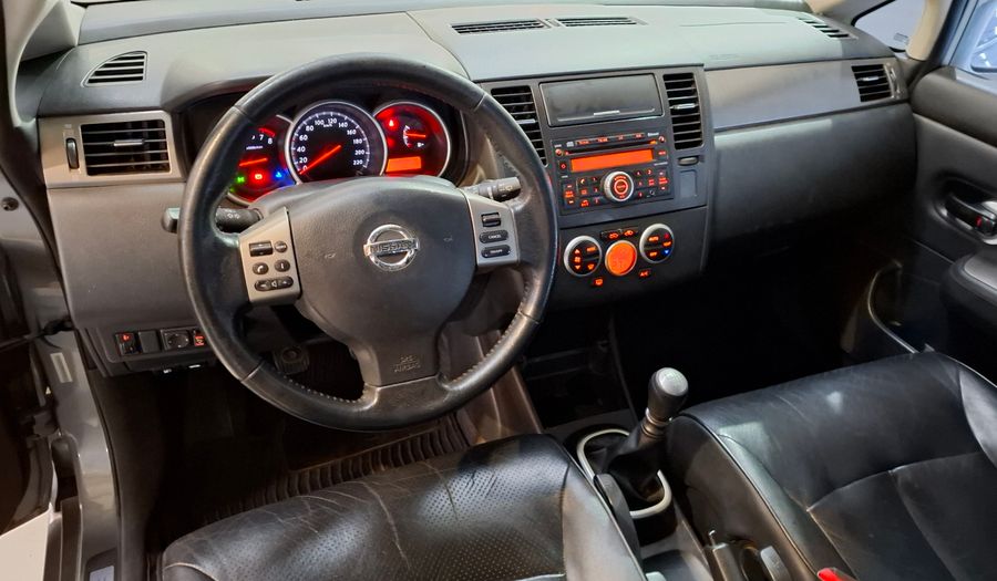 Nissan Tiida 1.8 TEKNA MT Hatchback 2012