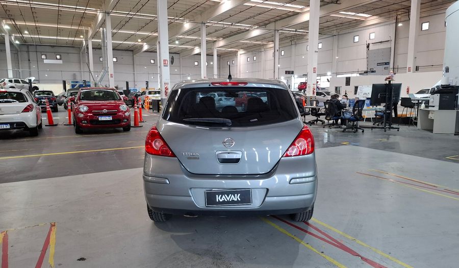 Nissan Tiida 1.8 TEKNA MT Hatchback 2012