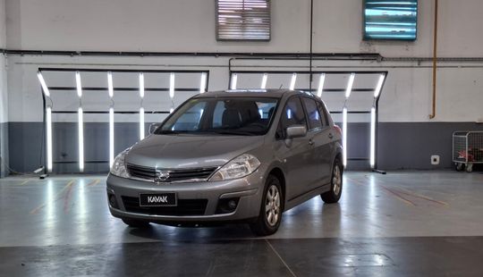Nissan • Tiida