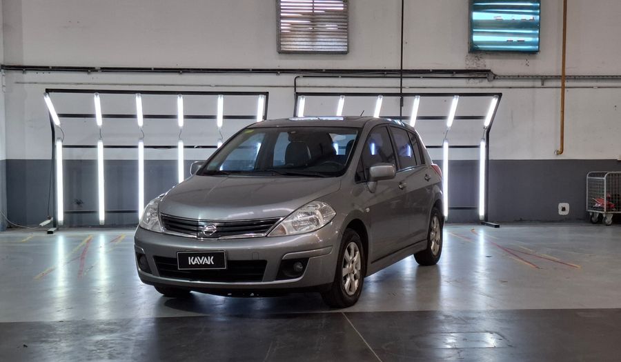 Nissan Tiida 1.8 TEKNA MT Hatchback 2012