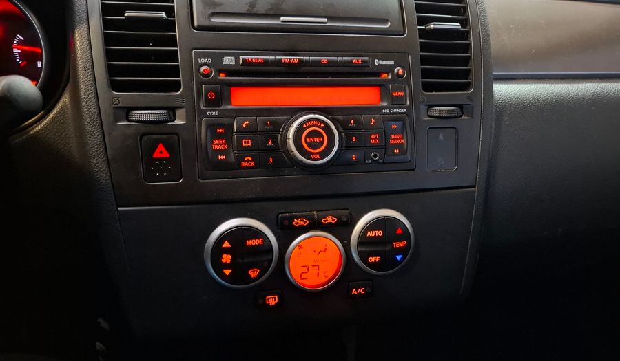 Nissan Tiida 1.8 TEKNA MT Hatchback 2012
