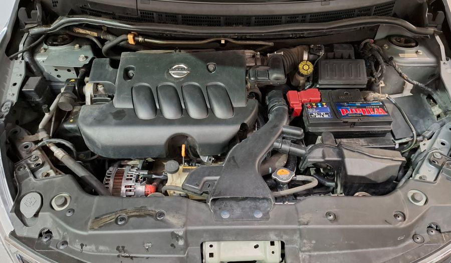 Nissan Tiida 1.8 TEKNA MT Hatchback 2012