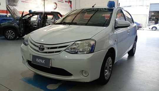 Toyota • Etios