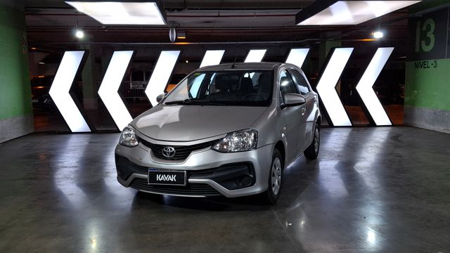 Toyota • Etios