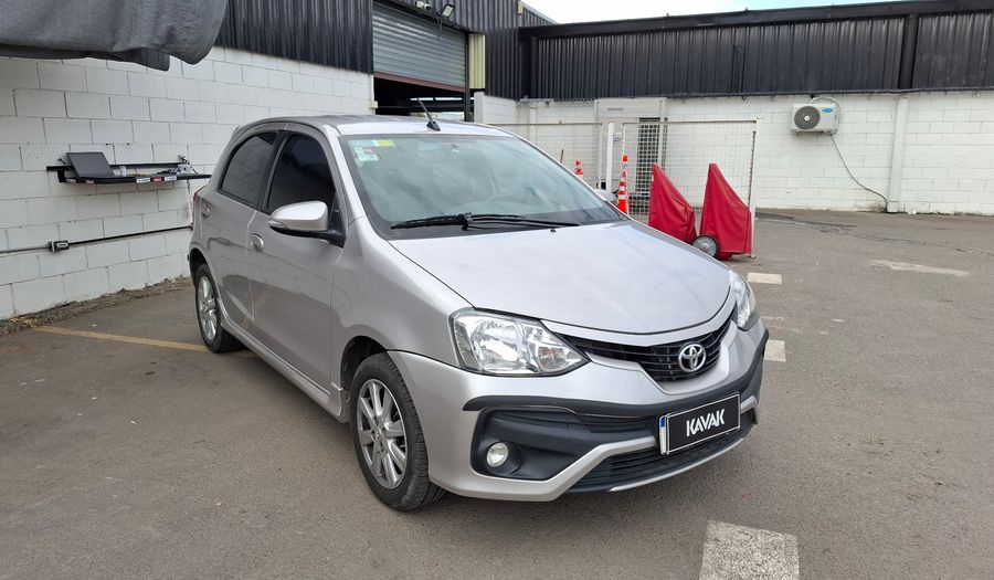 Toyota Etios 1.5 XLS AT Hatchback 2017