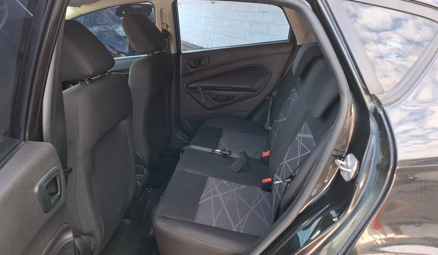 Ford Fiesta Kinetic Design 1.6 S Hatchback 2015