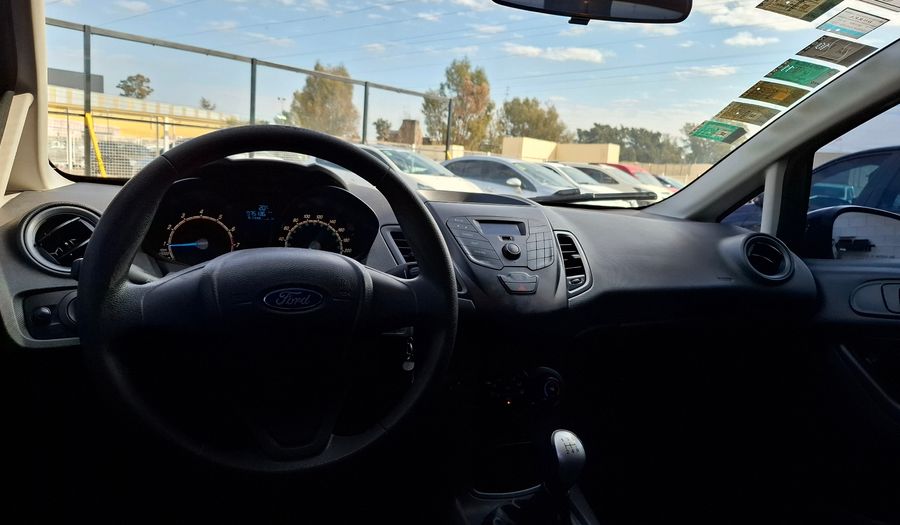 Ford Fiesta Kinetic Design 1.6 S Hatchback 2015