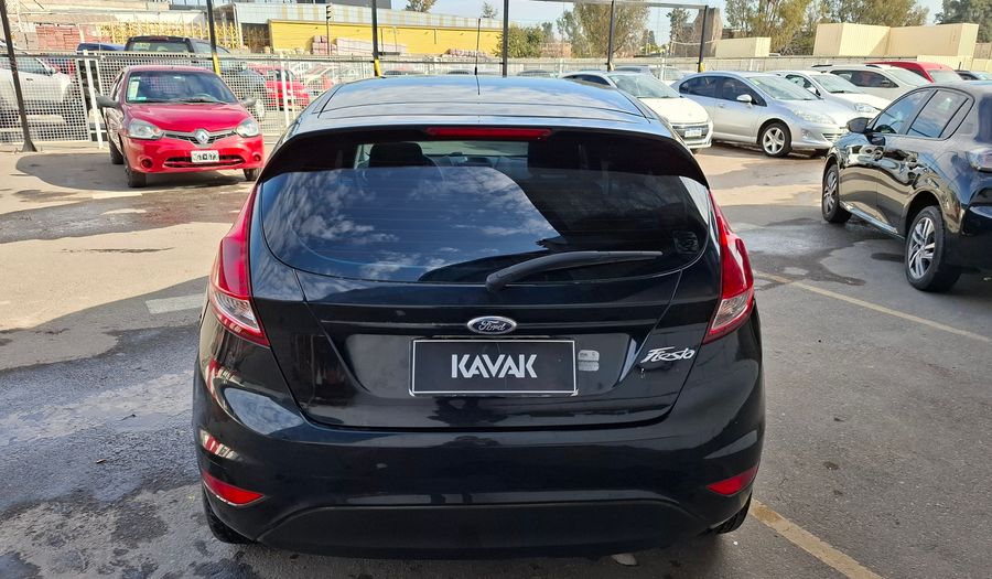 Ford Fiesta Kinetic Design 1.6 S Hatchback 2015