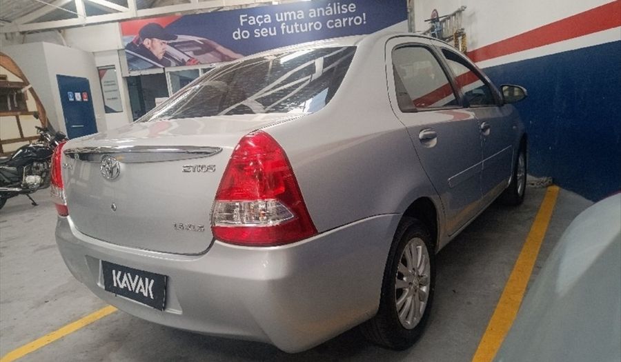 Toyota Etios XLS SEDAN Sedan 2014