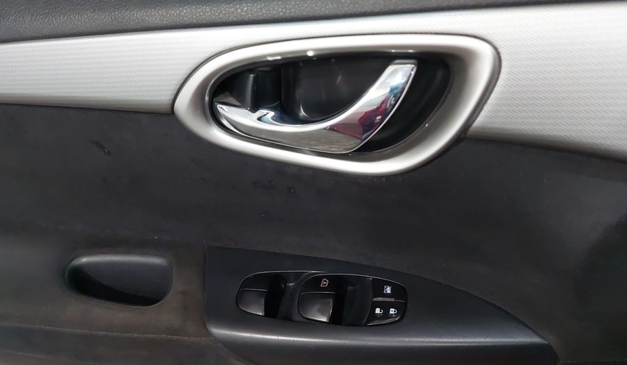 Nissan Sentra 1.8 SR NAVI CVT Sedan 2015