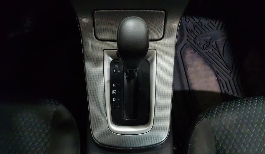 Nissan Sentra 1.8 SR NAVI CVT Sedan 2015