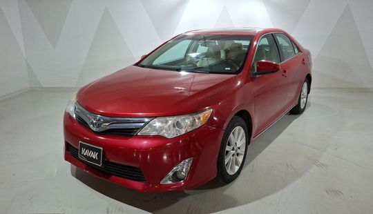 Toyota • Camry