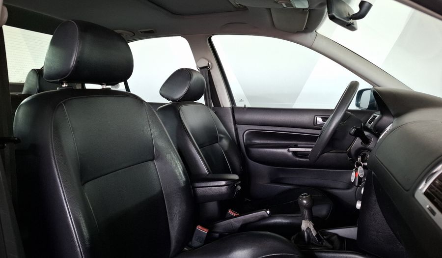 Volkswagen Jetta 1.9 TDI MT Sedan 2010