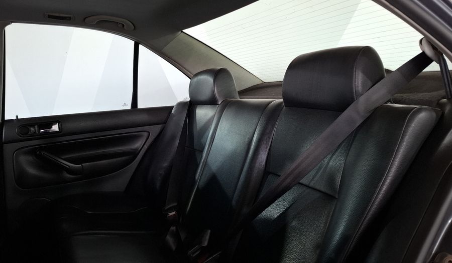 Volkswagen Jetta 1.9 TDI MT Sedan 2010