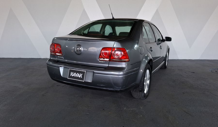 Volkswagen Jetta 1.9 TDI MT Sedan 2010
