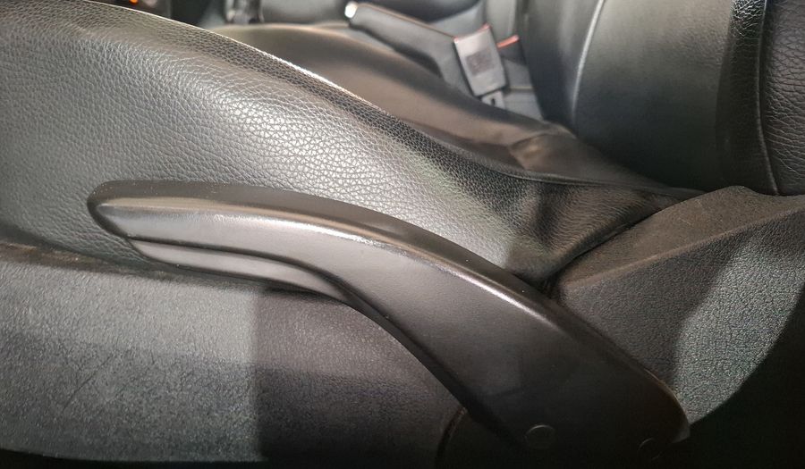 Volkswagen Jetta 1.9 TDI MT Sedan 2010