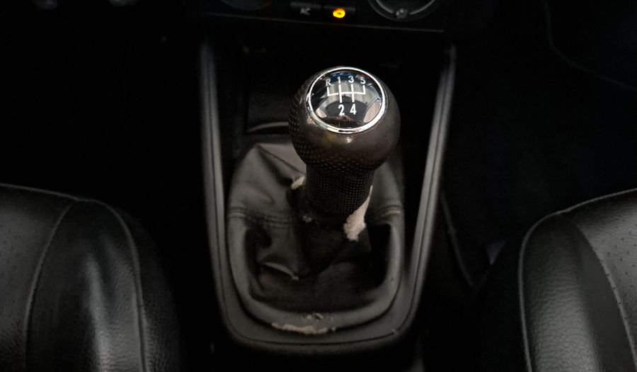Volkswagen Jetta 1.9 TDI MT Sedan 2010