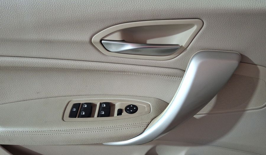 Bmw Serie 1 1.6 118IA Hatchback 2013