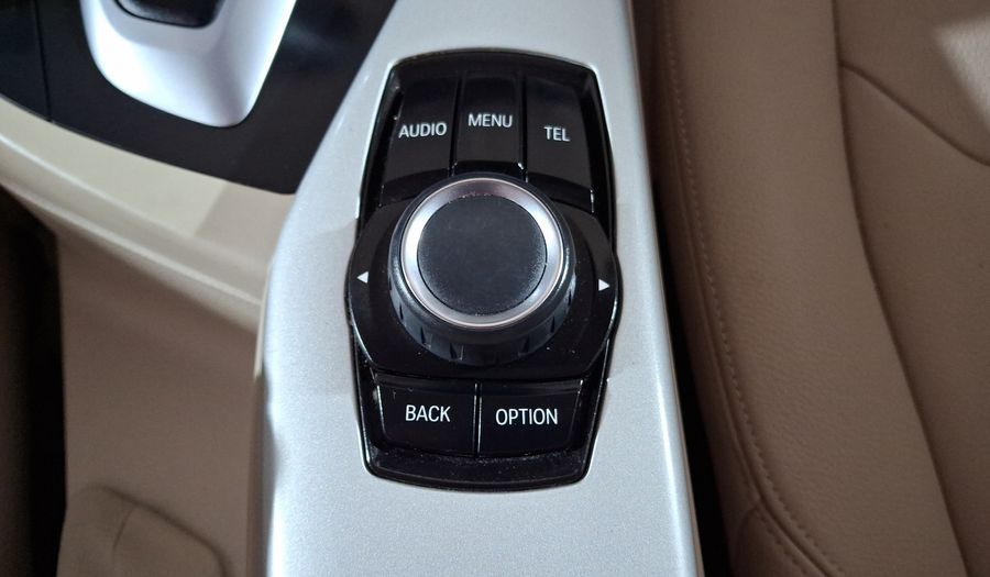 Bmw Serie 1 1.6 118IA Hatchback 2013