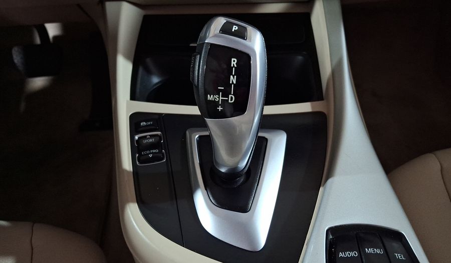 Bmw Serie 1 1.6 118IA Hatchback 2013