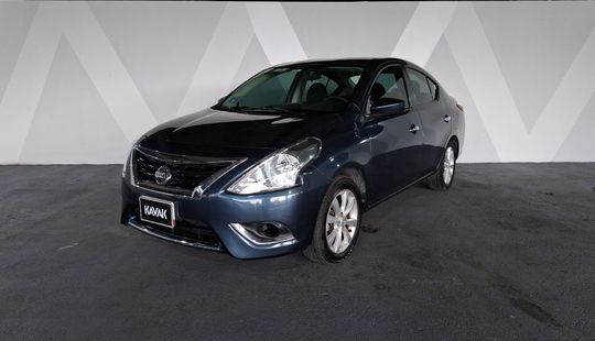 Nissan • Versa