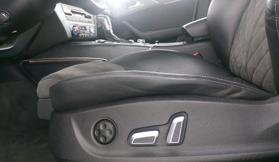 Audi S6 4.0 TFSI S TRONIC QUATTRO Sedan 2016