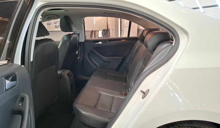 Volkswagen Vento 2.5 LUXURY TIPTRONIC MY15 Sedan 2014