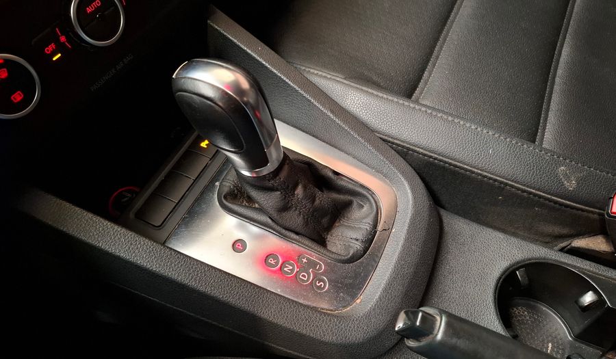 Volkswagen Vento 2.5 LUXURY TIPTRONIC MY15 Sedan 2014