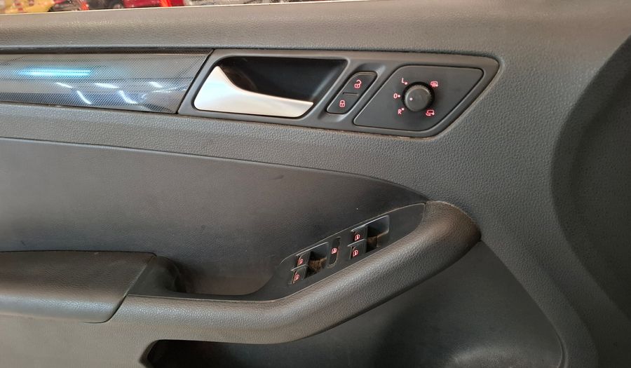 Volkswagen Vento 2.5 LUXURY TIPTRONIC MY15 Sedan 2014