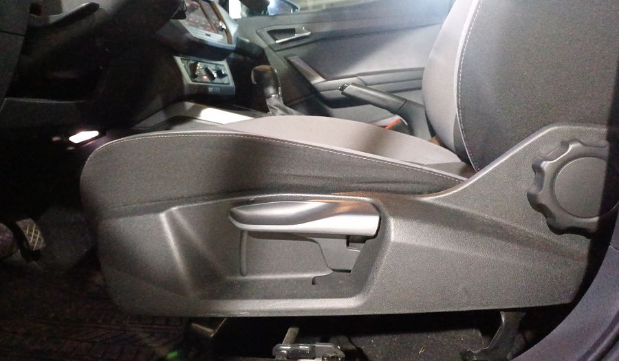 Seat Arona 1.6 STYLE AUTO Suv 2020