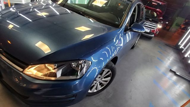 Volkswagen • Golf