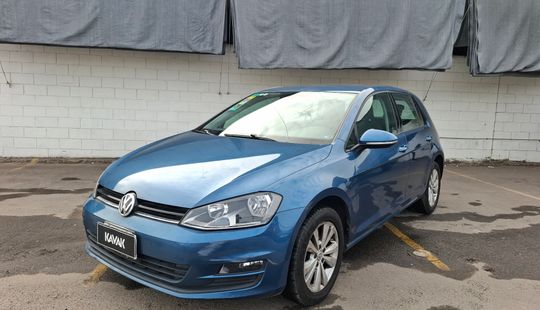 Volkswagen • Golf