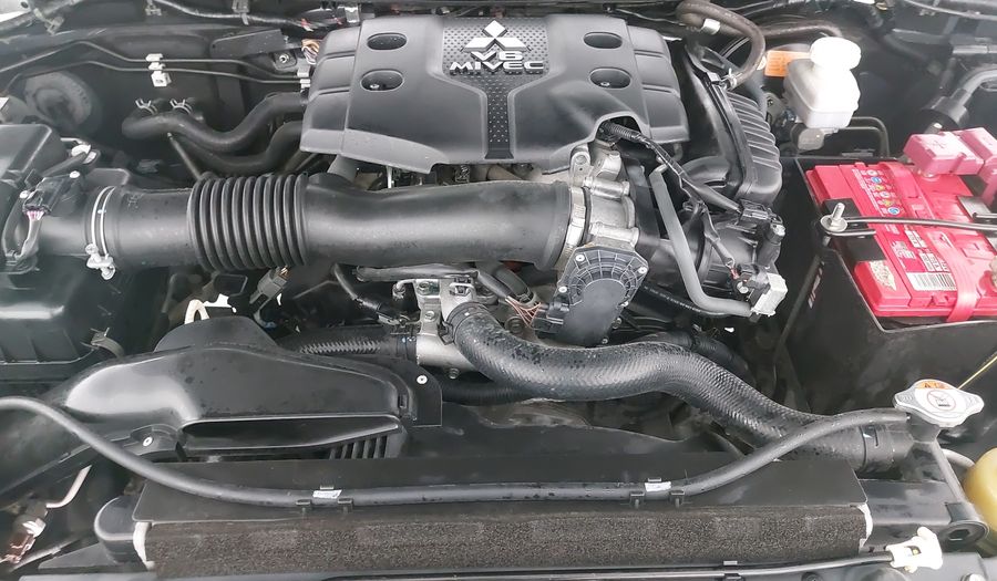 Mitsubishi Montero 3.0 ES AUTO Suv 2019