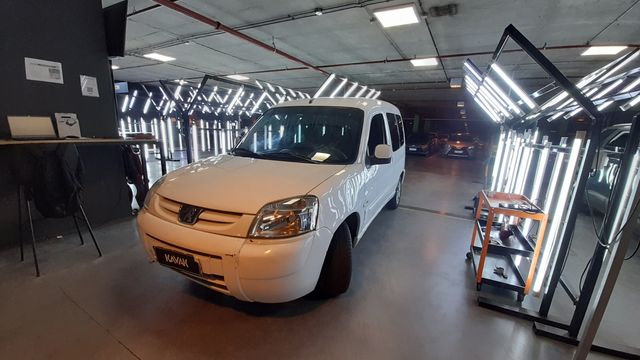 Peugeot • Partner