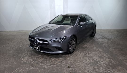 Mercedes Benz • Clase CLA