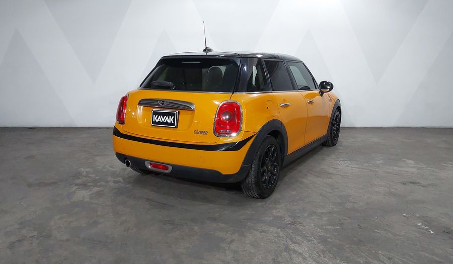 Mini Cooper 1.5 COOPER CHILI AT Hatchback 2016