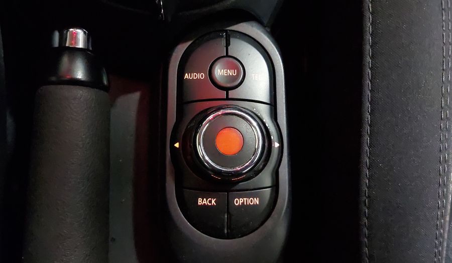 Mini Cooper 1.5 COOPER CHILI AT Hatchback 2016