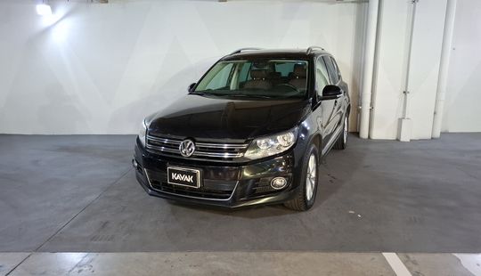 Volkswagen • Tiguan