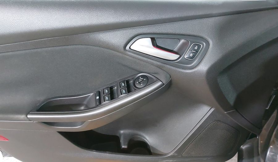 Ford Focus 2.0 SE LUXURY AT Hatchback 2016