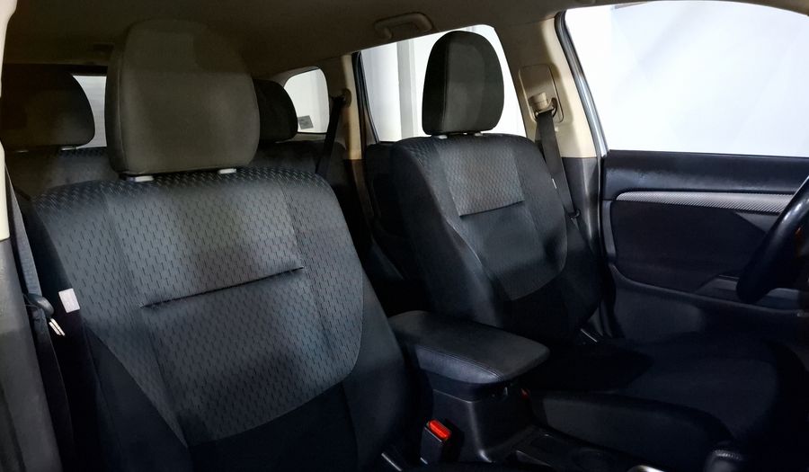 Mitsubishi Outlander 2.4 SE AT Suv 2014