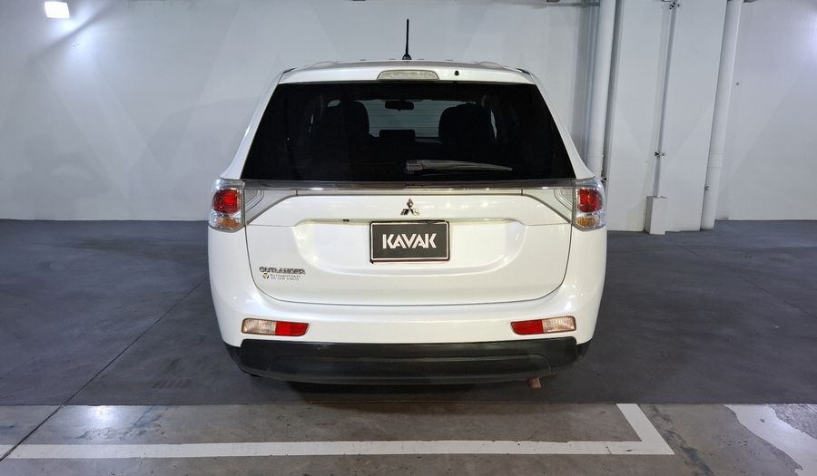Mitsubishi Outlander 2.4 SE AT Suv 2014