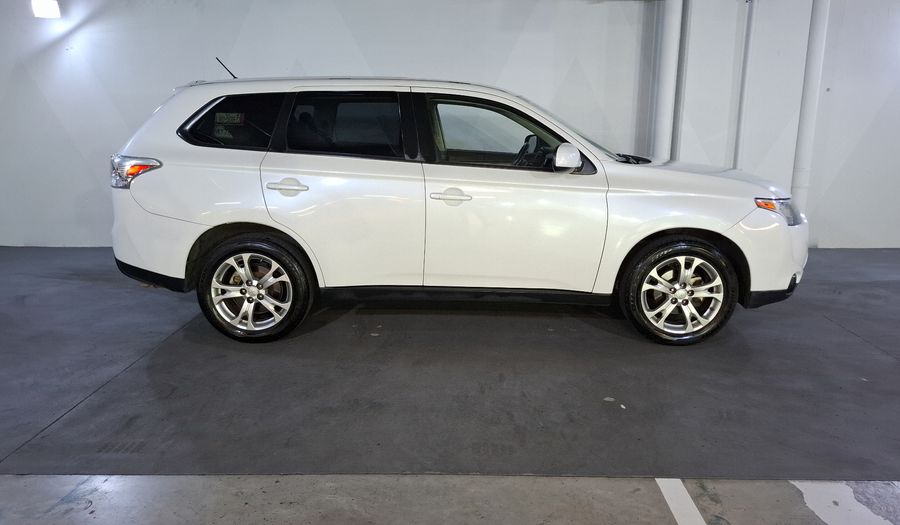 Mitsubishi Outlander 2.4 SE AT Suv 2014