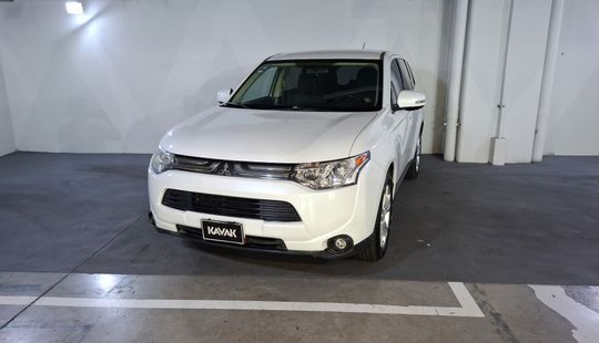 Mitsubishi • Outlander