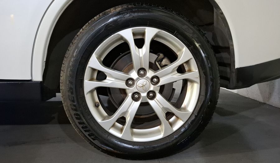 Mitsubishi Outlander 2.4 SE AT Suv 2014