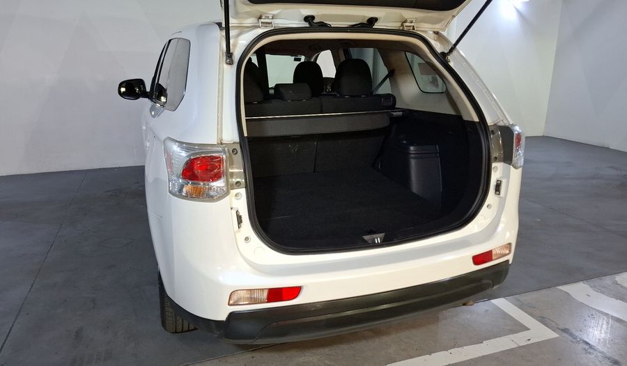 Mitsubishi Outlander 2.4 SE AT Suv 2014