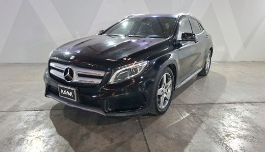Mercedes Benz • Clase GLA